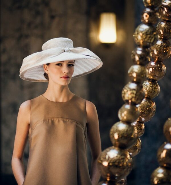 Fabienne Delvigne - Hepburn -canotier capeline - fibre de bananier - beige - Chapeau raffiné