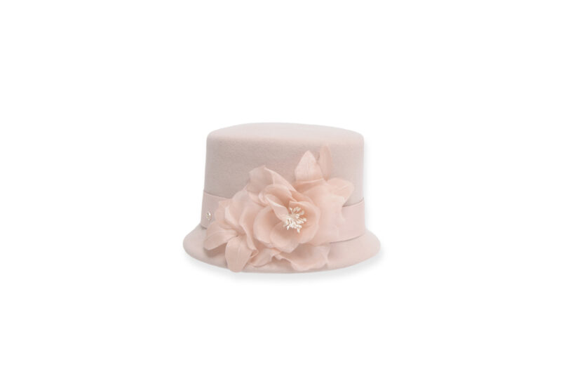 Powder pink cloche hat Maison Fabienne Delvigne Emma. Women's winter and rain hat