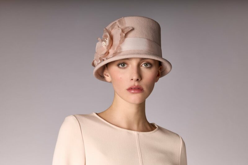 Powder pink cloche hat Maison Fabienne Delvigne Emma. Women's winter and rain hat