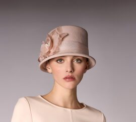 Chapeau cloche rose poudré Maison Fabienne Delvigne Emma. Chapeau hiver et pluie femme