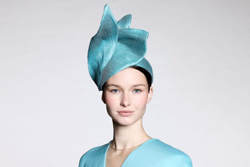 Chapeau spectaculaire - Jade - Bleu Turquoise - Collection Couture Sculpted Lines - Maison Fabienne Delvigne