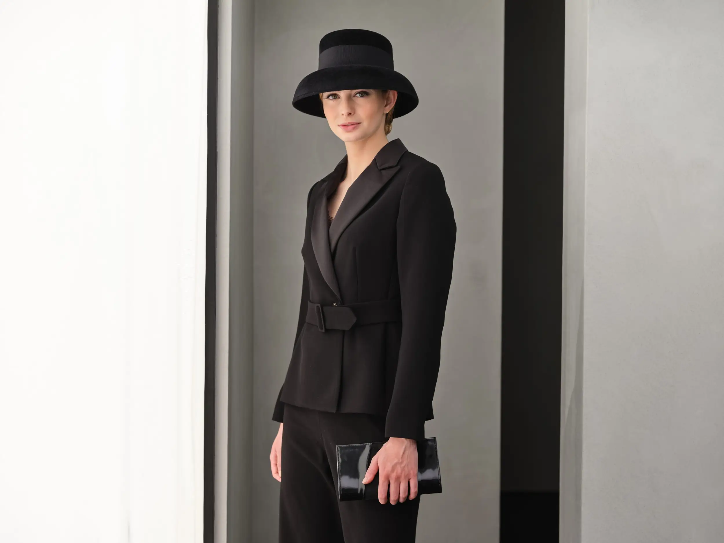 Mannequin wearing my black Little Hepburn felt velvet hat