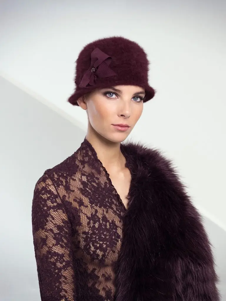 Mannequin wearing the beige Sophia cloche hat