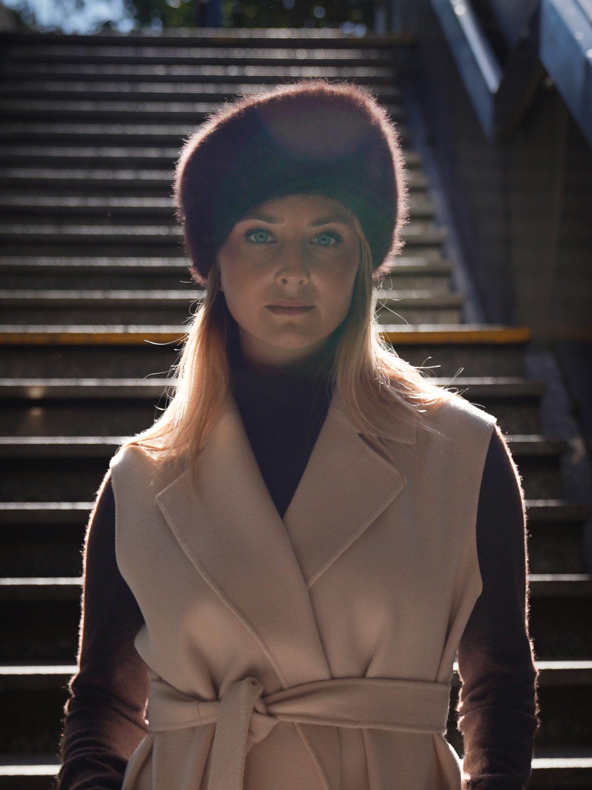 Woman wearing the Russian toque Anna K in brown angora by Maison Fabienne Delvigne
